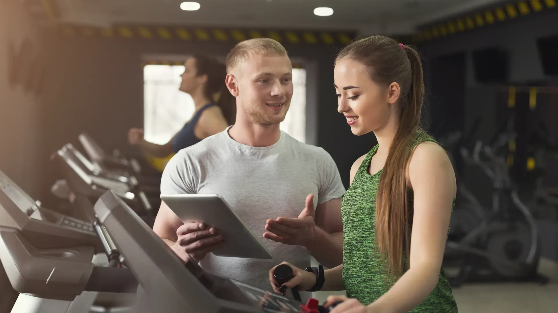 antrenor fitness sotie inselat