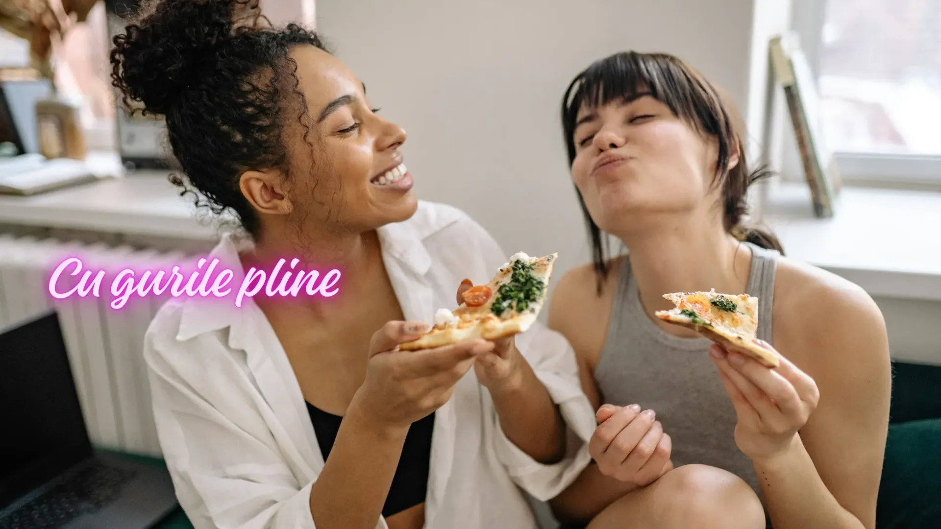 Le-am permis colegilor noștri de apartament să ejaculeze în gurile noastre